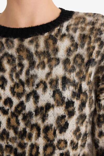 DeFacto Oversized Wide Fit Crew Neck Leopard Print Knitwear Sweater G3386Ax25Wn