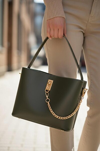 GIG Multi-Pocket Hand and Shoulder Bag with Front Chain