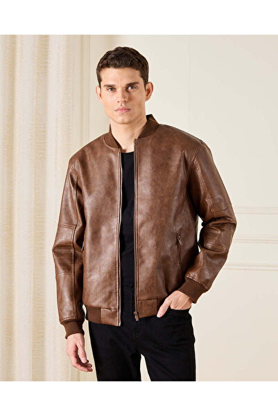 REDTAG جاكيت بومبر بني للرجال مع بطانة من صوف الشيربا