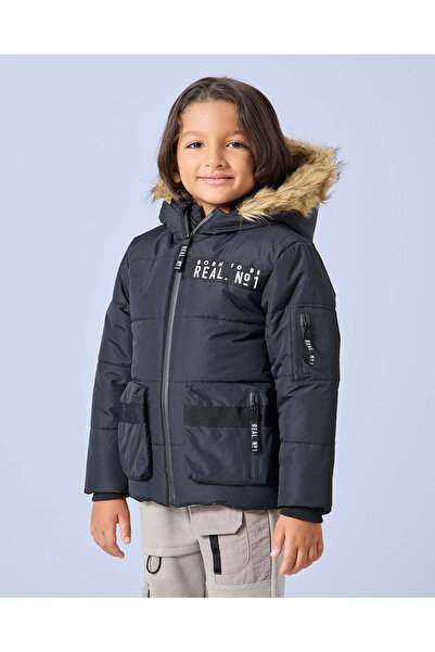 REDTAG جاكيت باركا أسود بغطاء رأس بالفرو للأولاد