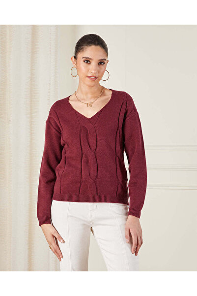 REDTAG بلوفر نسائي من قماش منسوج بفتحة رقبة على شكل حرف V باللون العنابي