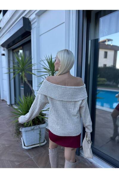 For Angels Baklava Patterned Madonna Collar Fleece-Lined Sweater