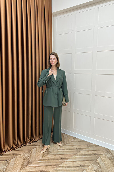 Stilife Σετ μπουφάν με λεπτομέρεια κορδόνι σε πράσινο χρώμα