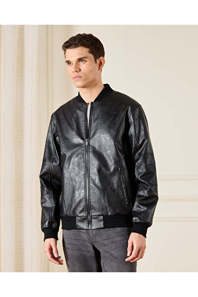 REDTAG جاكيت بومبر رجالي أسود مع بطانة من صوف الشيربا