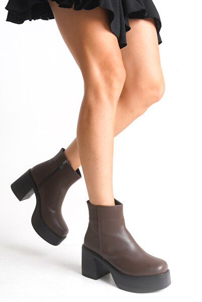 Limeo Γυναικείες κοντές μπότες με ψηλό τακούνι σε καφέ χρώμα με φερμουάρ στο πλάι