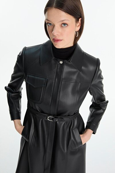 Zühre Gömlek Yaka Kemer ve Cep Detaylı Siyah Deri Trençkot 13825