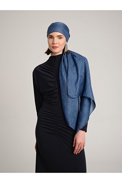Ayshara شال من مجموعة شيرازة باللون الأزرق الحريري ذو وجهين