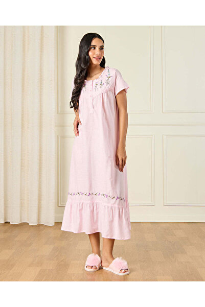 REDTAG قميص نوم نسائي وردي مطرز على الصدر