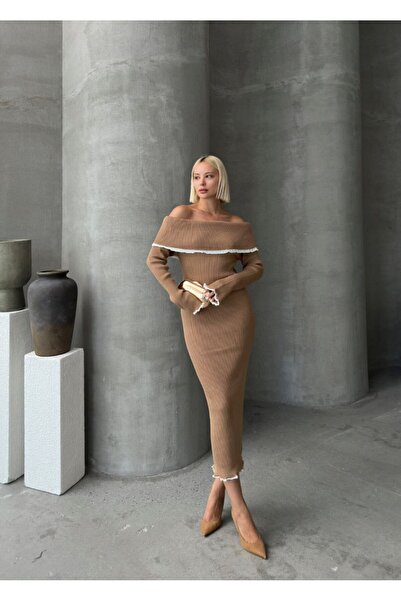 Paraf style Rochie lungă cu guler Madonna, cu detaliu de corset, cu șnur