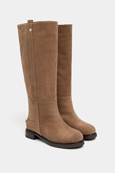 NİŞANTAŞI SHOES Maude Desert Koyu Bej Süet Hakiki Deri Yuvarlak Burun Düz Taban Kadın Çizme
