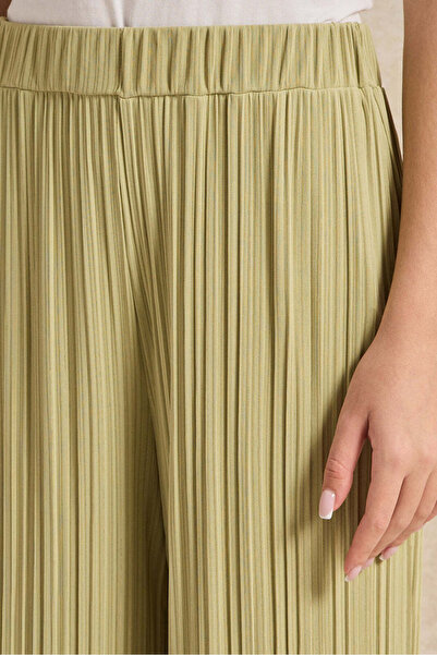 REDTAG Senior Girls Green Pleated Pants