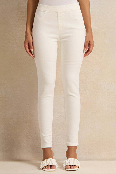 REDTAG Women Ivory Solid Knit Jegging