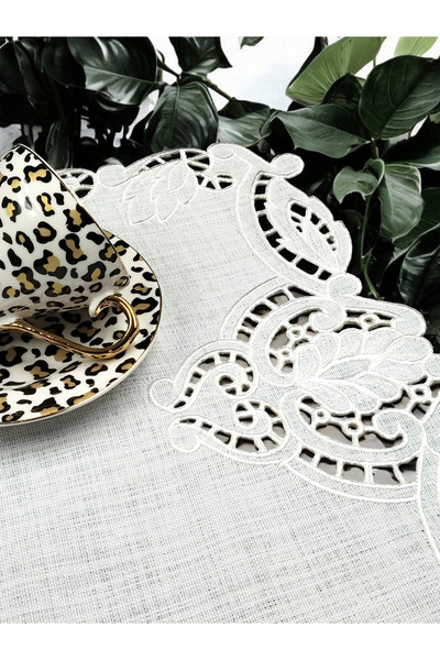 BAŞ TASARIM Roşelya İşlemeli Beyaz Amerikan Servisi