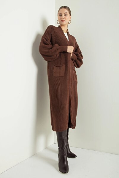 NEWCO Дълга дамска плетена жилетка с големи размери – с джобове, плътна текстура, стилен и удобен дизайн