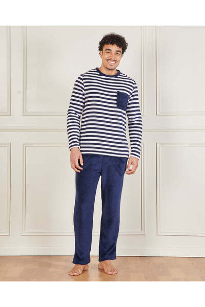 REDTAG طقم بيجامة رجالي مخطط باللونين الأزرق والأبيض من الصوف المريح (قطعتان)