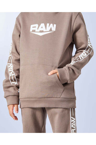 REDTAG طقم بنطال رياضي مطبوع للأولاد باللون البني (قطعتين)