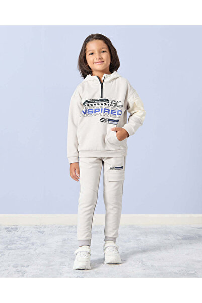 REDTAG طقم ملابس رياضية بغطاء رأس باللون العاجي للأولاد (قطعتان)