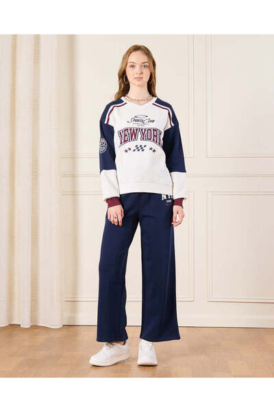 REDTAG طقم ملابس رياضية للبنات الكبار باللونين الأزرق والأبيض (قطعتين)