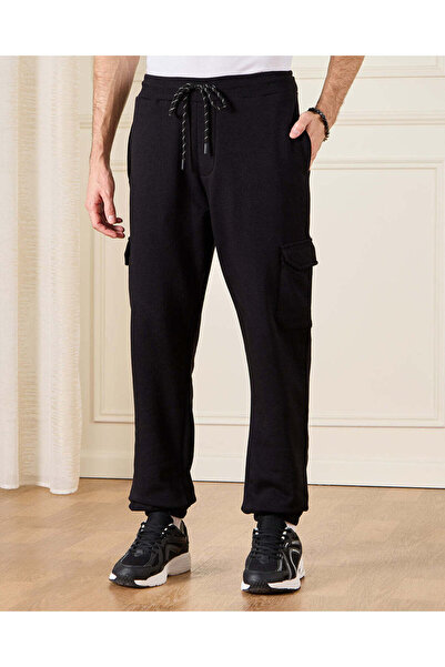 REDTAG بنطال رجالي رياضي أسود سادة