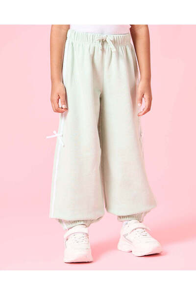 REDTAG طقم هودي وبنطال رياضي مزين باللون الأخضر للبنات (قطعتان)