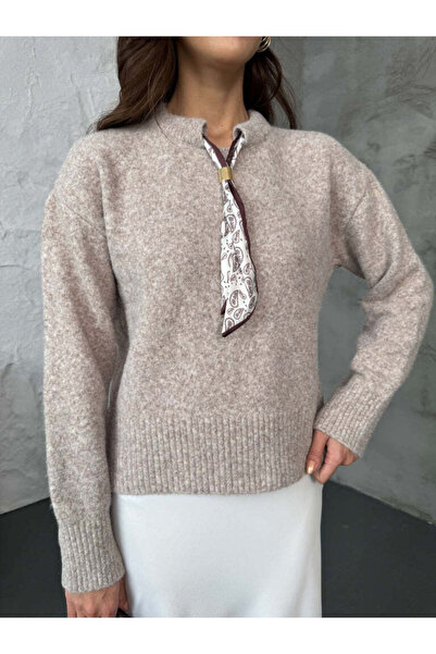 Pinza سترة ناعمة مع وشاح على الرقبة