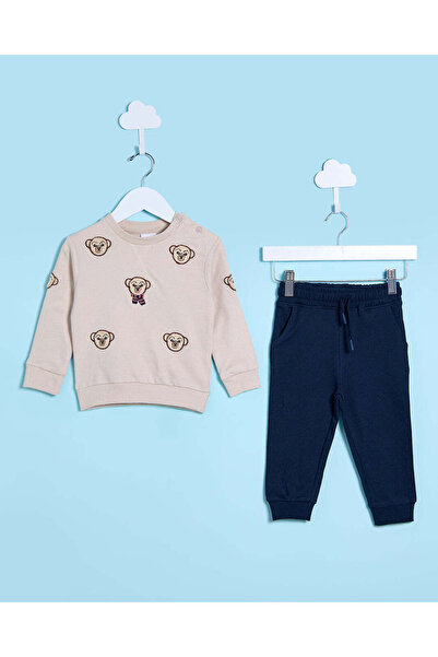 REDTAG طقم بدلة رياضية للأولاد الرضع باللون البيج (قطعتان)