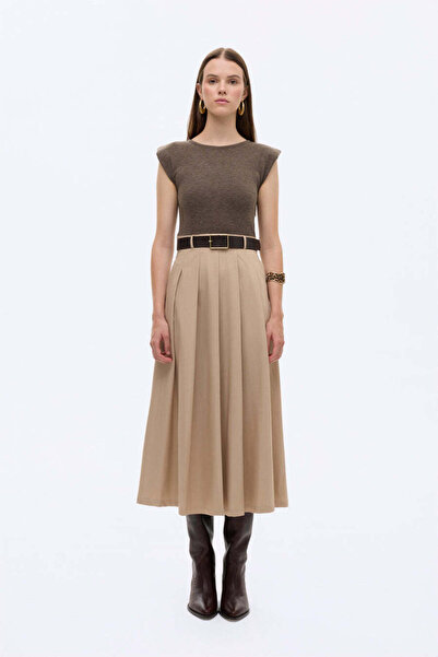 Quzu فستان ميدي مطوي بقماش متباين مع حزام