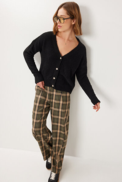 Lovelyİstanbul Soft Textured Buttoned Knitwear Cardigan Lci0048 Black