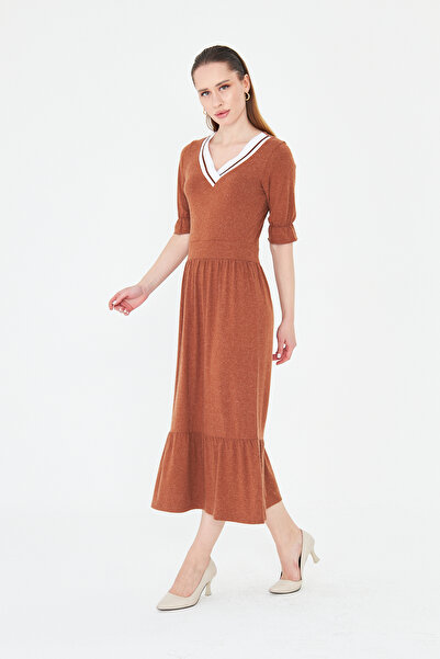 ESPİNA Γυναικείο πλεκτό φόρεμα με λουράκια με λαιμόκοψη σε σχήμα V και κοντό μανίκι από μάλλινη βισκόζη