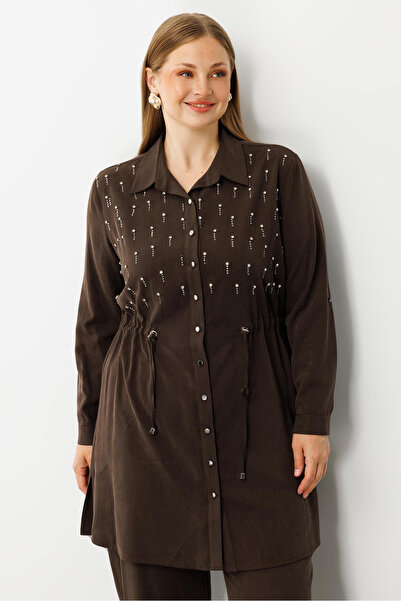 Moda İlgi Γυναικείο μπλουζάκι μεγάλου μεγέθους με κορδόνι στη μέση και πέτρες στο μπροστινό μέρος 0300 καφέ