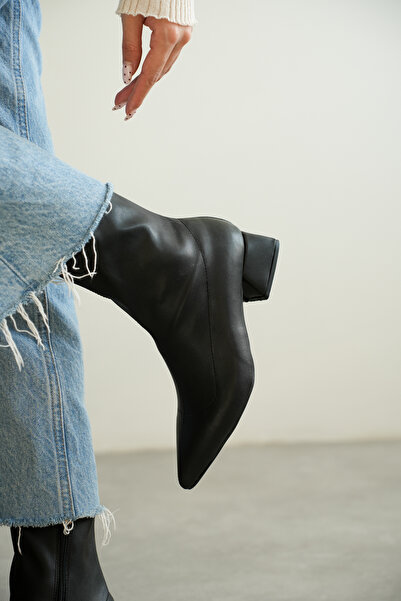 Holy Heel Lune Günlük Fermuar Detaylı Siyah Kadın Kısa Topuklu Streç Bot