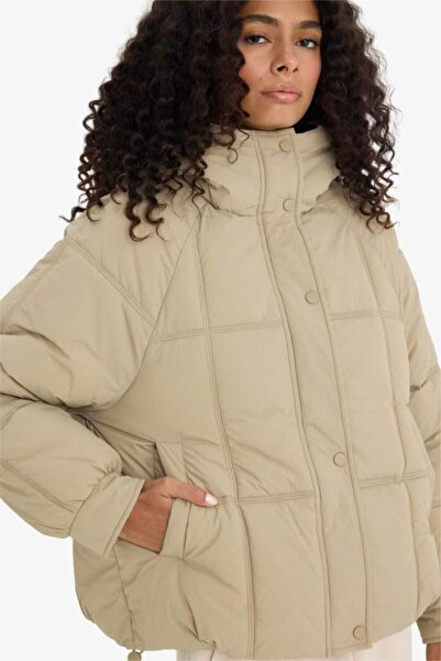 DeFacto Regular Fit Hooded Zippered Puffer Jacket (25 Wn)