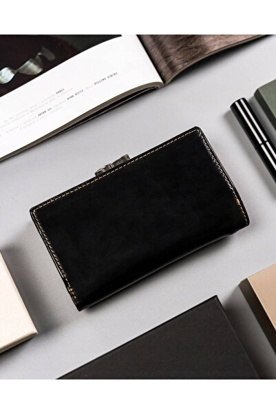 Other Classic women's wallet made of genuine leather with a clasp and snap closure - Pierre Cardin