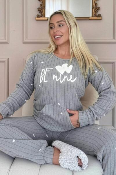 Pijamaevi Antrsait Be Mine Patterned Kangaroo Pocket Plush Fleece Pajama Set