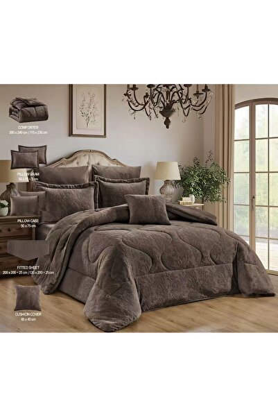SNOOZYL A winter double bedspread to give you warmth and comfort, a blend of fur and soft velvet.