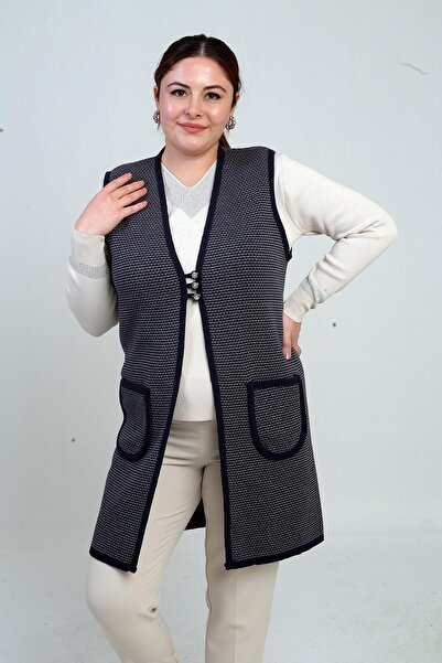 By Saygı Дамски фронтален 3-копчеви джобен мини триъгълник модел плюс размер дълъг плетен жилет