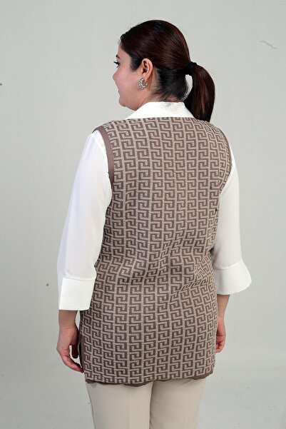 By Saygı Жіночий короткий трикотажний жилет з металевими ґудзиками, кишенями та візерунком, великий розмір