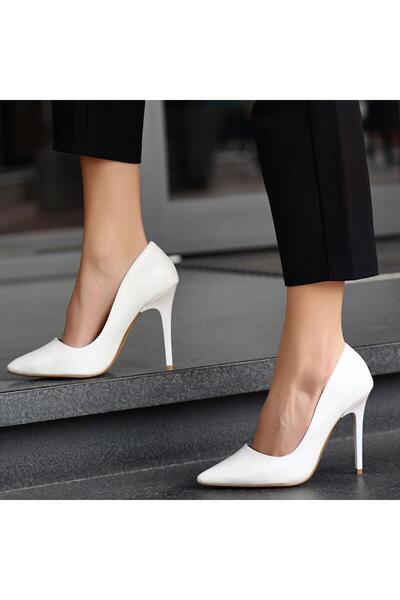 Erbilden Hillar White Skin Stiletto Shoes