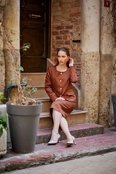 LOVELF Omuz Kırmalı Gold Düğmeli Yünefekt Etekli Takım Kahve