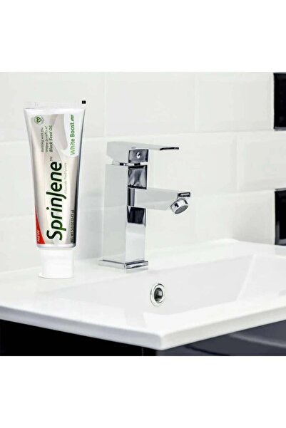 Oral-B Springin Fluoride Whitening Toothpaste with Black Seed Oil - 142 g