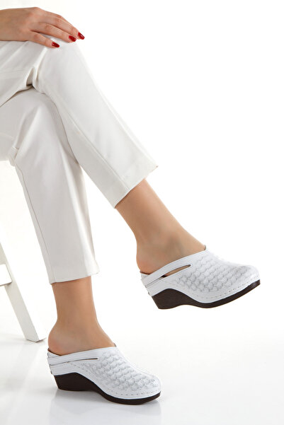 Ender Inner and Outer 100% Genuine Leather Closed Front Sabo Model Padding Light Sole Women's Slippers