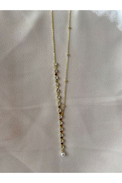 uyguntakıaksesuar قلادة سلسلة ذهبية بحجر كريستال وطرف لؤلؤي - تصميم أنيق وعصري