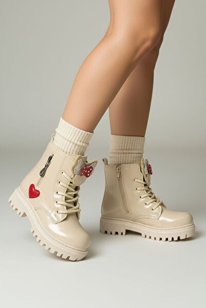 Görkem bebe ayakkabı ve tekstil Kelebek Kalp ve Taş Detay Kısa Fermuarlı Kız Çocuk Kışlık Bot