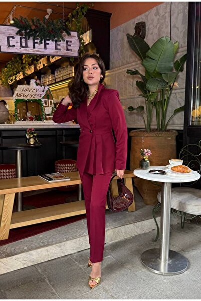 SUXİRCNHTMTS Yan Pile Detaylı Blazer Ceketli Boru Paça Pantolon Takım – Modern Kadın Şıklığı