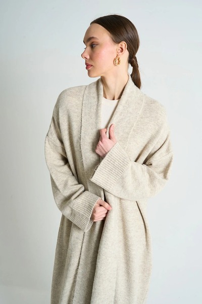 Vaveyla Women's Ecru Shawl Collar Long Knit Cardigan |   Oversized & Comfortable Model