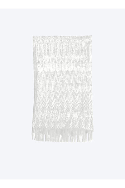 SDD A heavy women's winter shawl that protects you from the cold; it can be wrapped around the neck, head, shoulders, or hands.