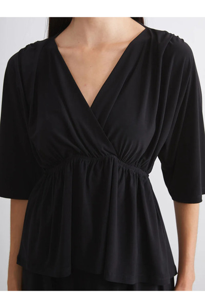 LC Waikiki Bluză Soulife neagră decolteu petrecut în V cu șnur