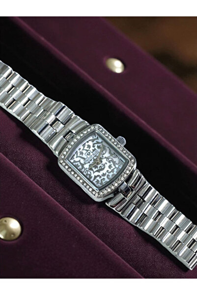 FANDER BLUE A modern women's watch made of steel from VanderBlue.