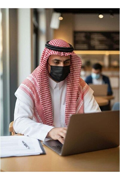 Kinmed كمامات كينميد الطبية عالية الجودة، ١٠٠ قطعة - كمامة سوداء بثلاث طبقات مع حلقات أذن مرنة