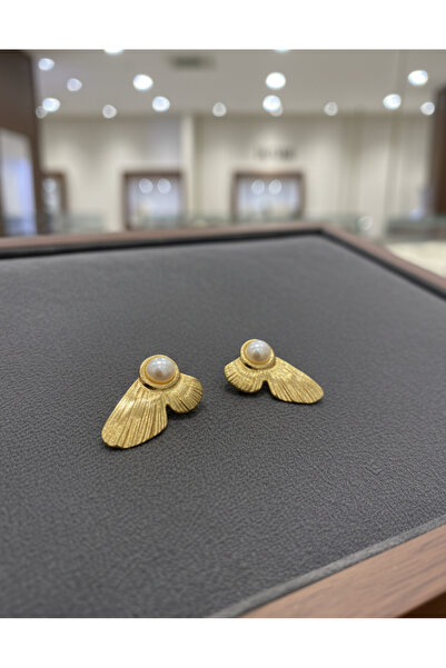 sparkandsoul Altın Renk İnci Detaylı Kanat Küpe